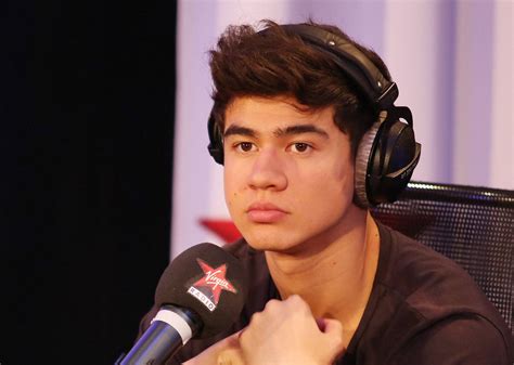 5SOS Calum Hood Admits That Was His Penis